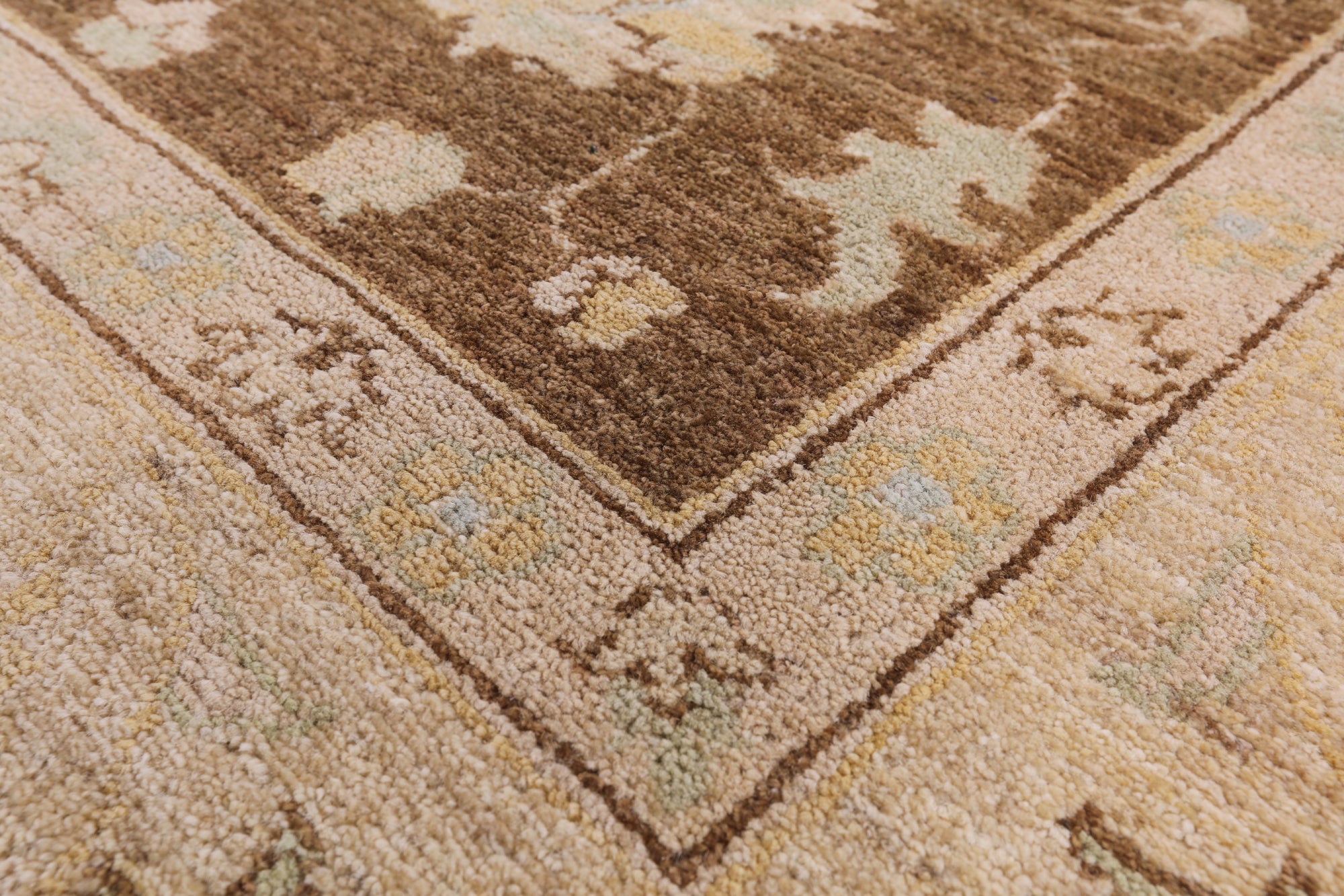 Brown Peshawar Hand Knotted Wool Rug - 6' 0" X 9' 1" - Golden Nile