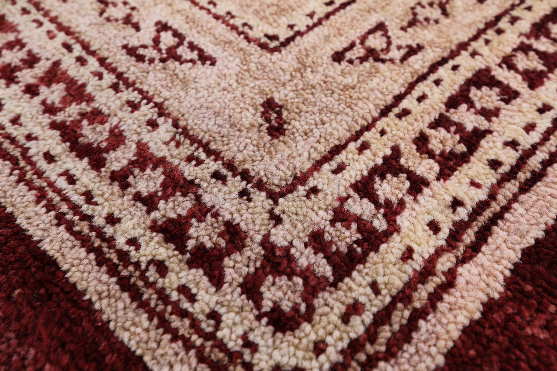 Red Peshawar Hand Knotted Wool Rug - 8' 4" X 10' 5" - Golden Nile