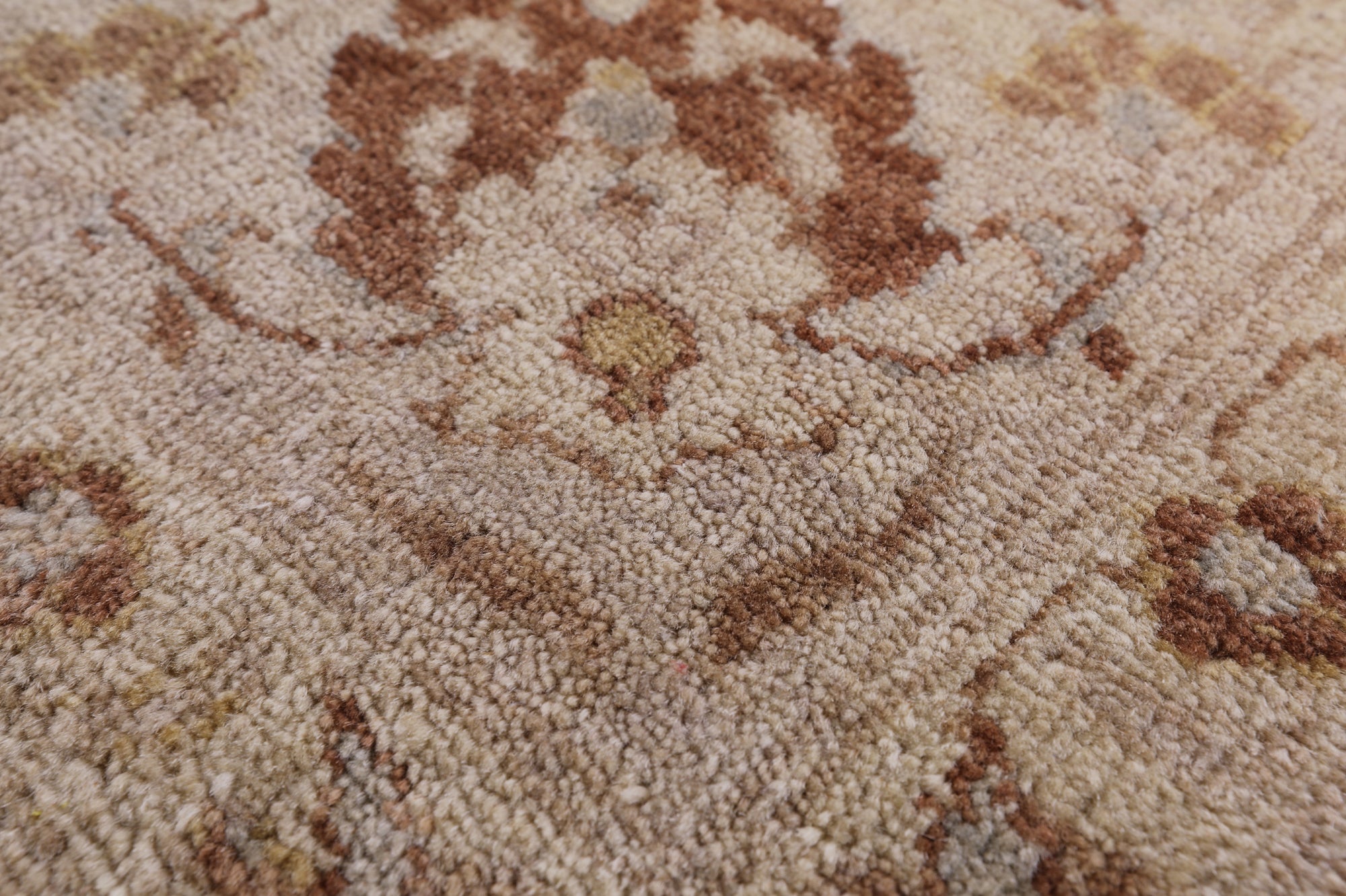 Peshawar Handmade Wool Area Rug - 6' 1" X 9' 1" - Golden Nile