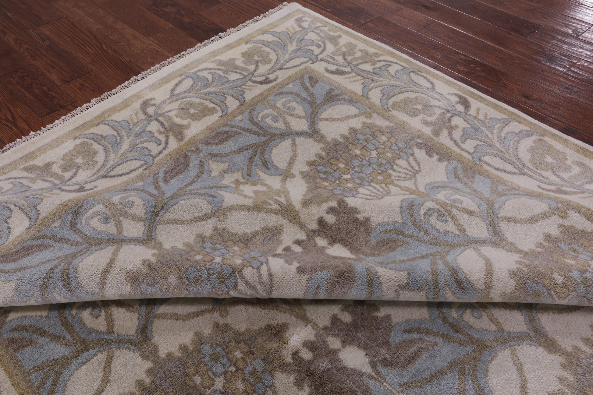 Ivory William Morris Handmade Wool Rug - 7' 7" X 10' 0" - Golden Nile