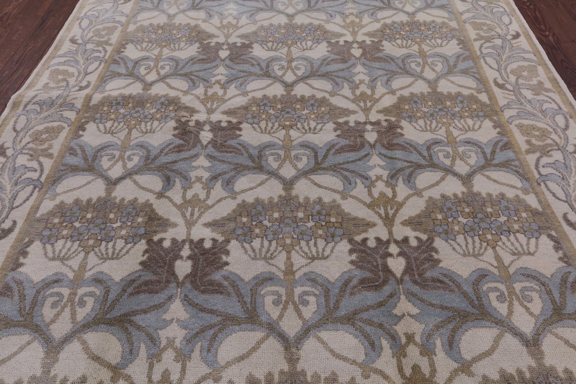 Ivory William Morris Handmade Wool Rug - 7' 7" X 10' 0" - Golden Nile