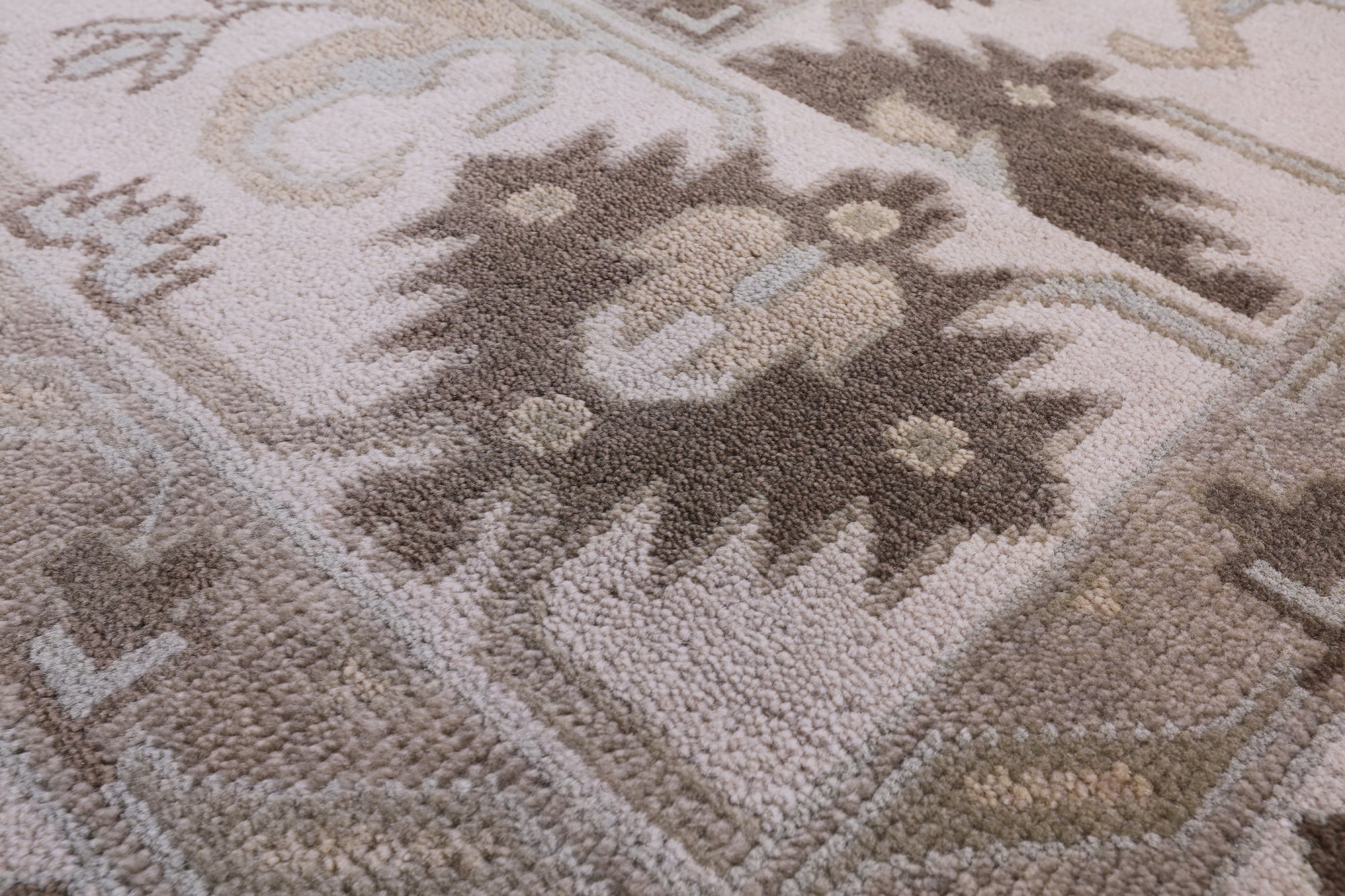 Ivory Turkish Oushak Hand Knotted Wool Rug - 8' 2" X 9' 10" - Golden Nile