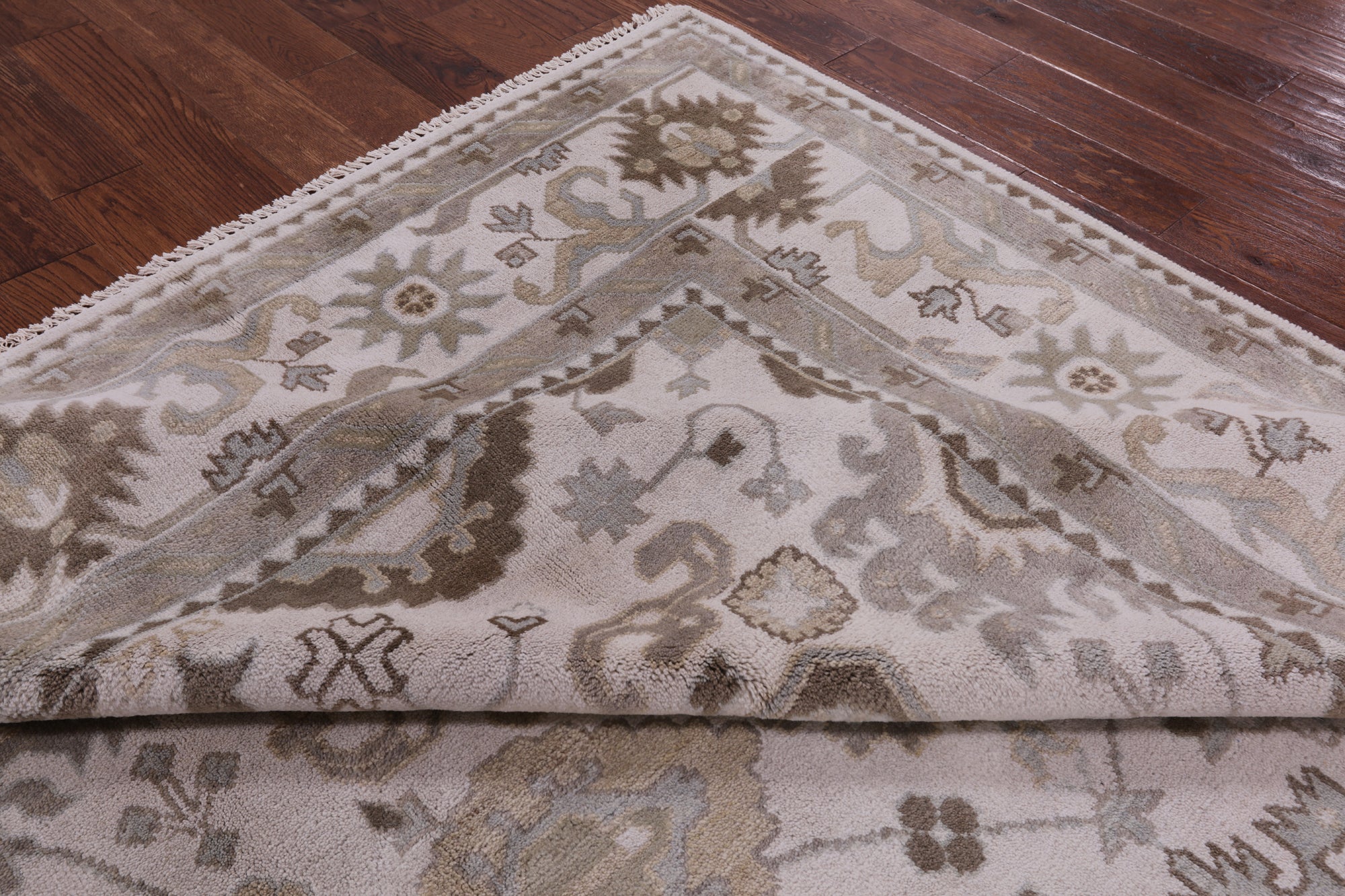 Ivory Turkish Oushak Hand Knotted Wool Rug - 8' 2" X 9' 10" - Golden Nile