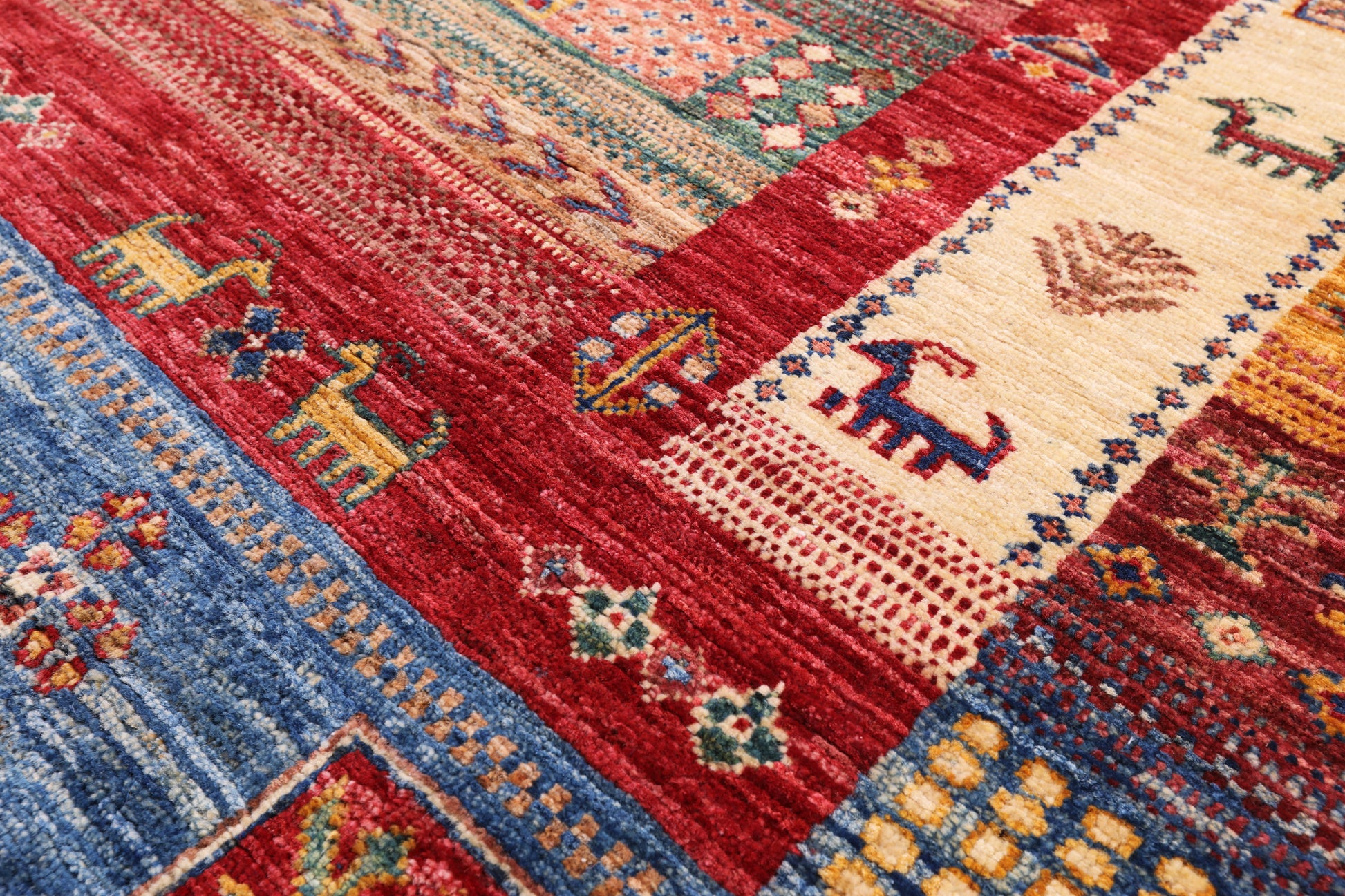 Tribal Persian Gabbeh Hand Knotted Wool Rug - 5' 7" X 7' 11" - Golden Nile