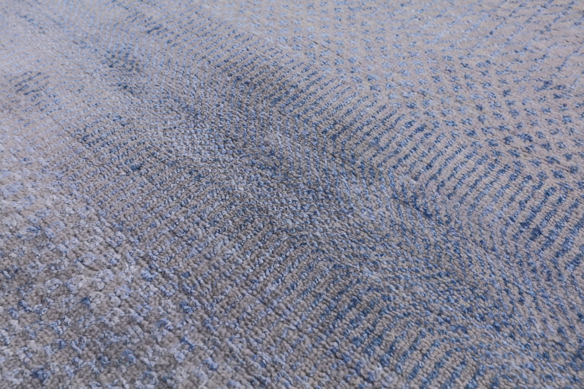 Grey Savannah Grass Hand Knotted Wool & Silk Rug - 7' 11" X 9' 9" - Golden Nile