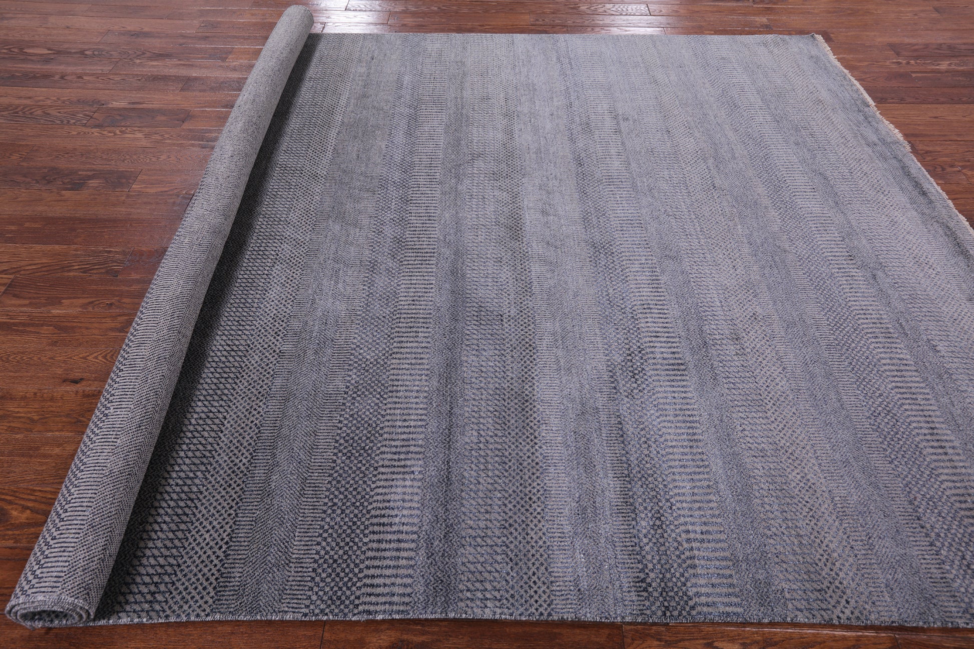 Grey Savannah Grass Hand Knotted Wool & Silk Area Rug - 8' 0" X 10' 4" - Golden Nile