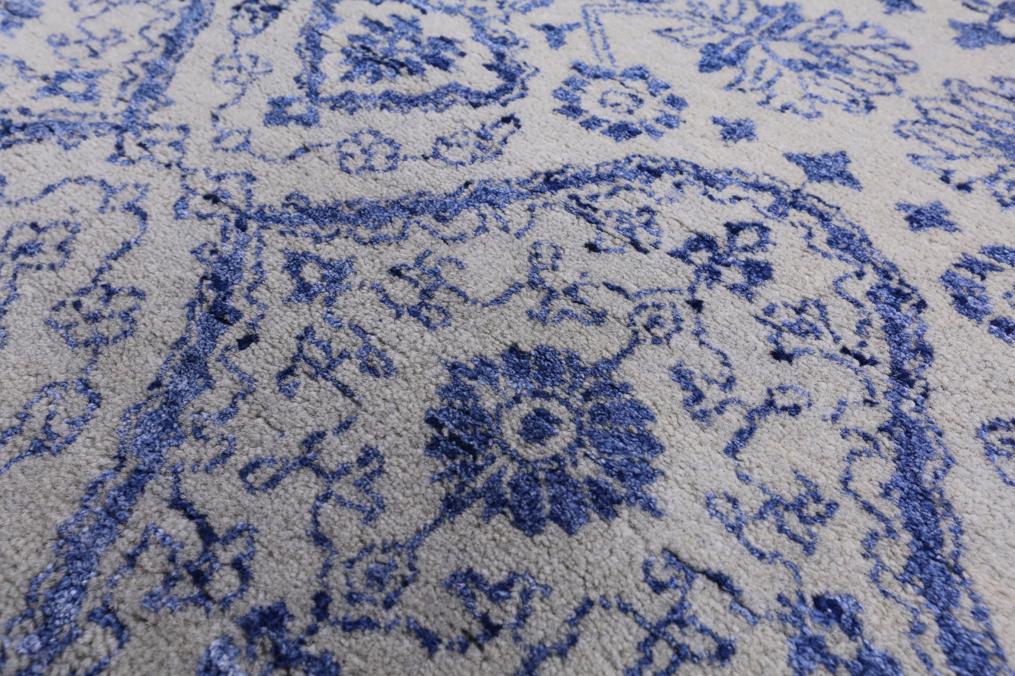 Grey Modern Hand Knotted Wool & Silk Area Rug - 9' 1" X 12' 1" - Golden Nile