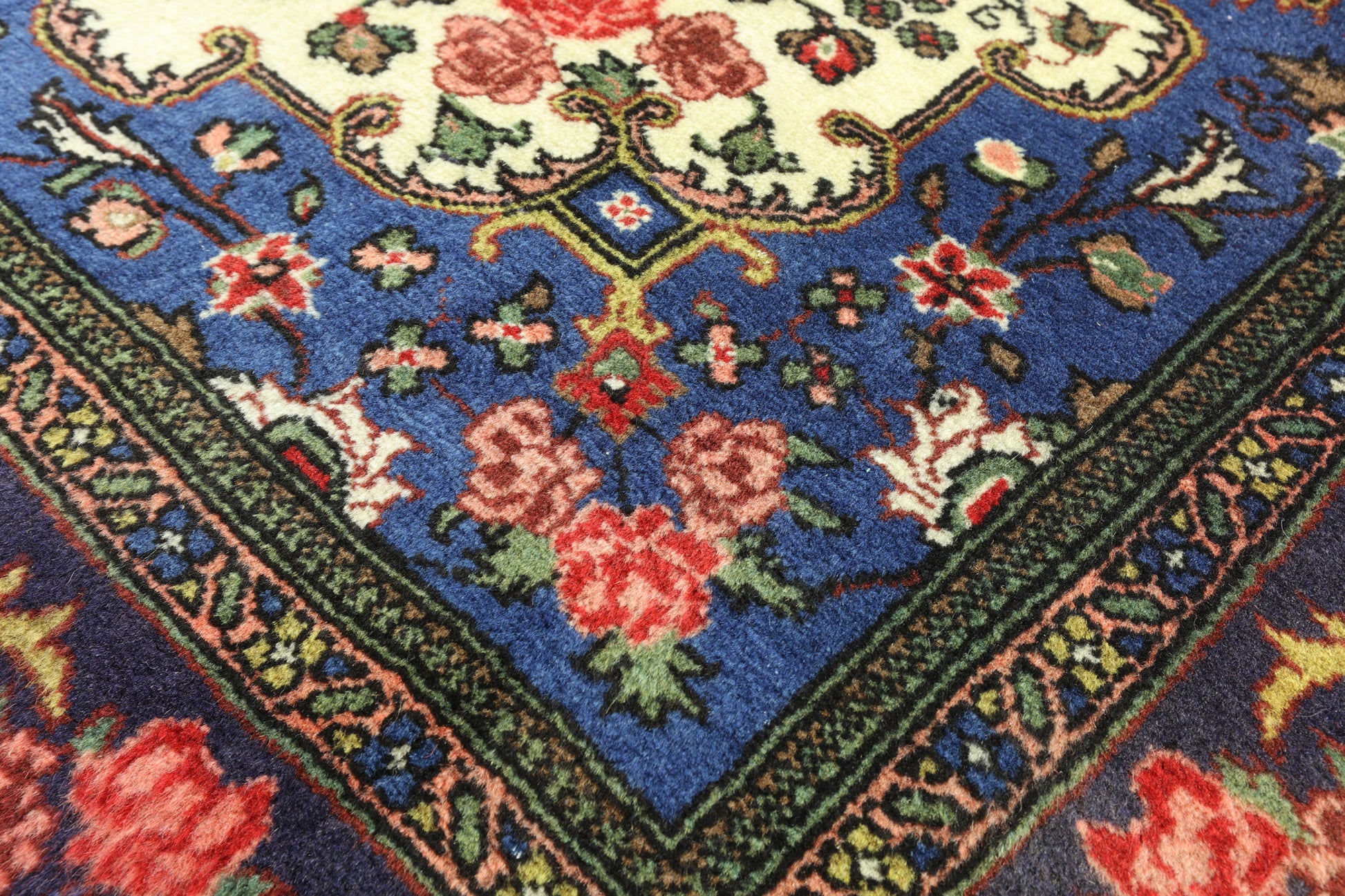 New Authentic Persian Sarouk Hand Knotted Rug - 4' 11" X 7' 3" - Golden Nile